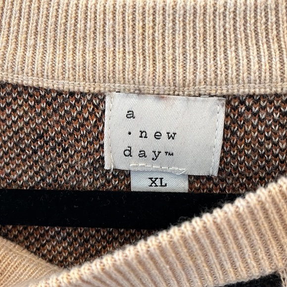 Cheetah Print lightweight sweater, XL - Picture 4 of 5